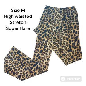 Size juniors M flare stretch pants leopard Cheetah